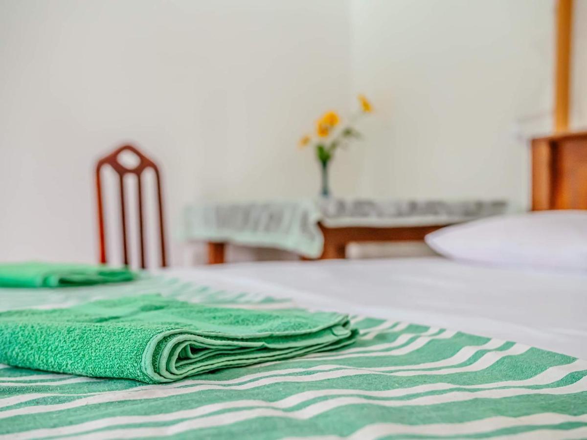 Surfing Guest House Matara Eksteriør bilde