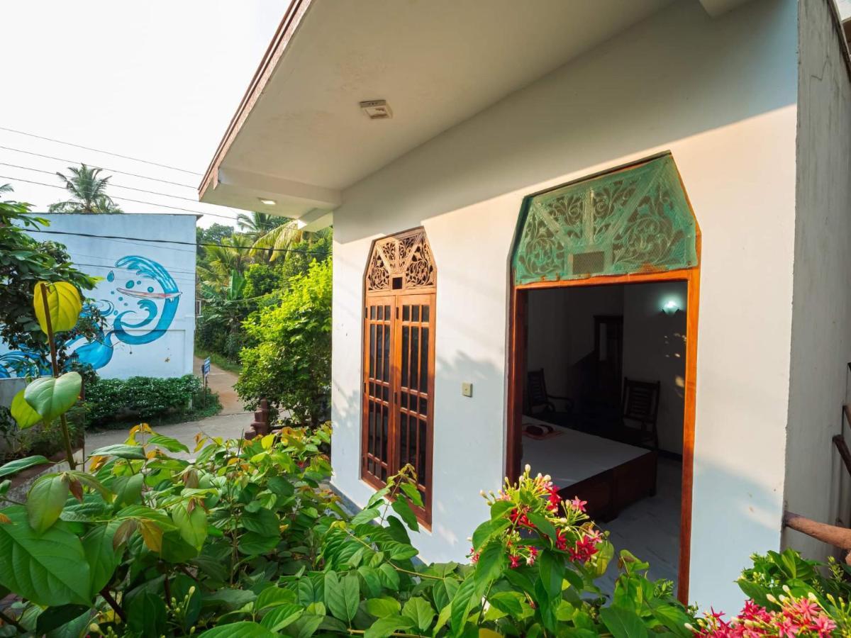 Surfing Guest House Matara Eksteriør bilde