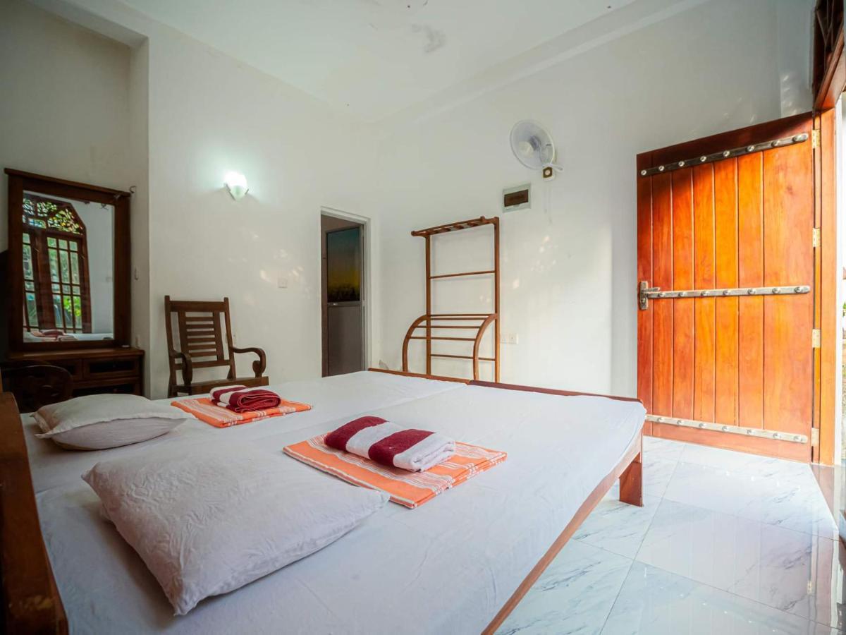 Surfing Guest House Matara Eksteriør bilde
